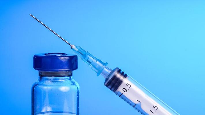 Роспотребнадзор ответил на жалобу об отказах вакцинировать людей с ВИЧ